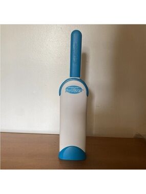 Bulbhead Hurricane Fur Wizard Self Cleaning Reusable Pet Fur Lint Remover Stand